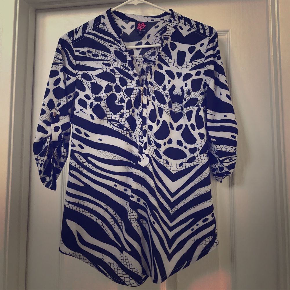 2BEBE STUNNING TOP! Wait till you see the back!!!!