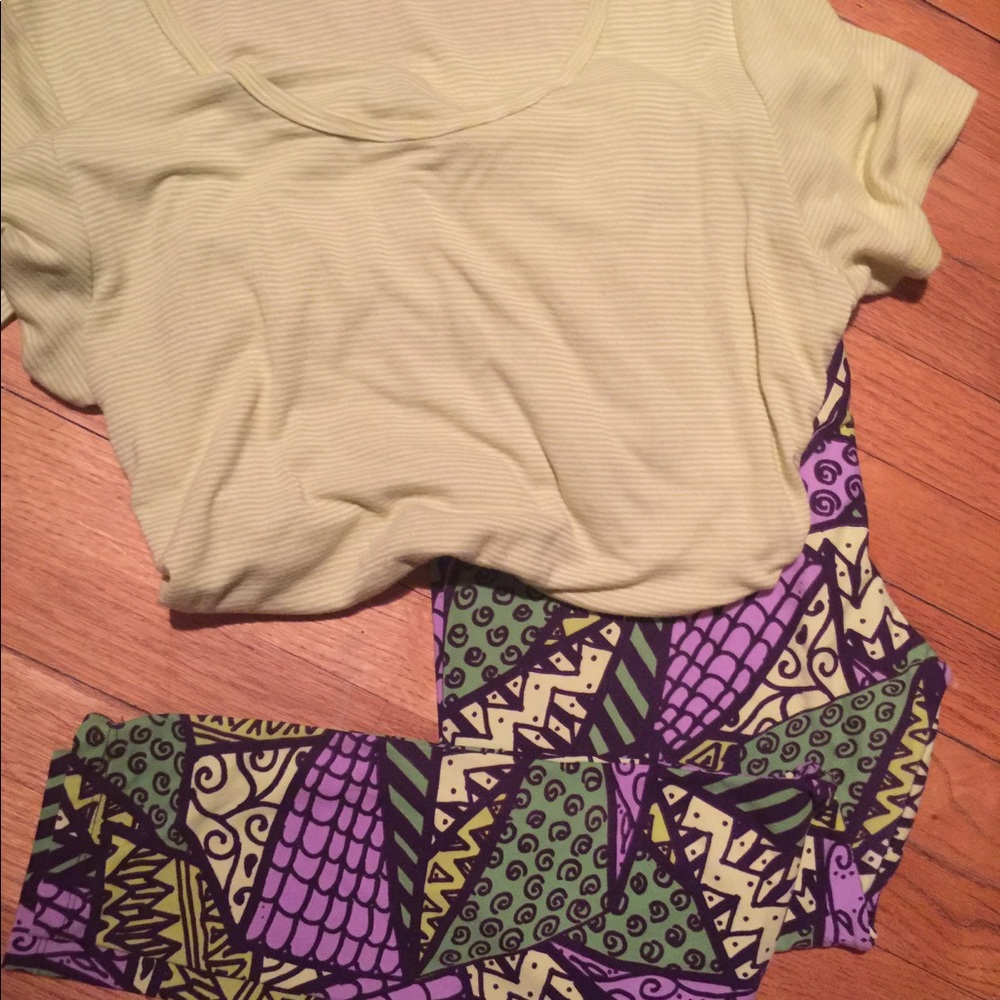 Lularoe outfit. Large classic T and TC leggings