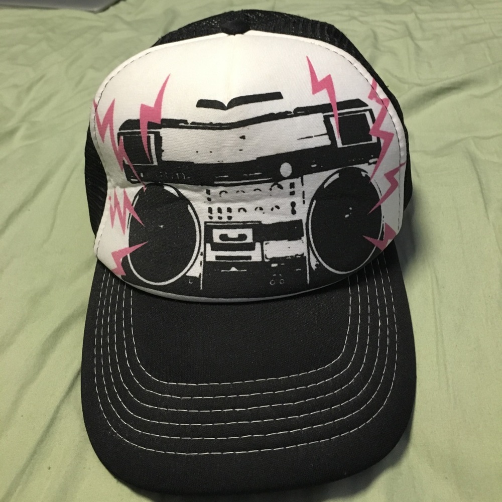 Trucker hat