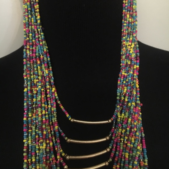 BEAUTIFUL SMALL LAYERED CABDY COLOR NECKLACE-NWT - Picture 3 of 8
