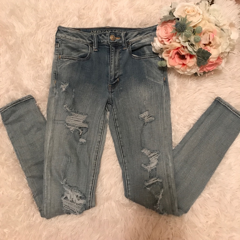 American Eagle 🦅 Ripped Jeans