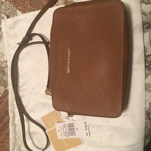 Michael Kors jet set cross body