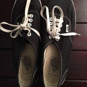 BLACK VANS