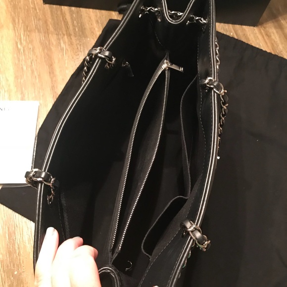 SOLD! Chanel Large Tote Authentic Black Calfskin - Picture 5 of 8