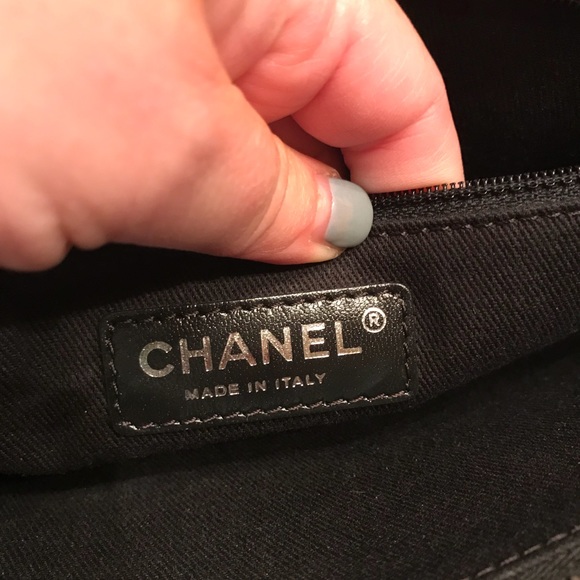 SOLD! Chanel Large Tote Authentic Black Calfskin - Picture 7 of 8