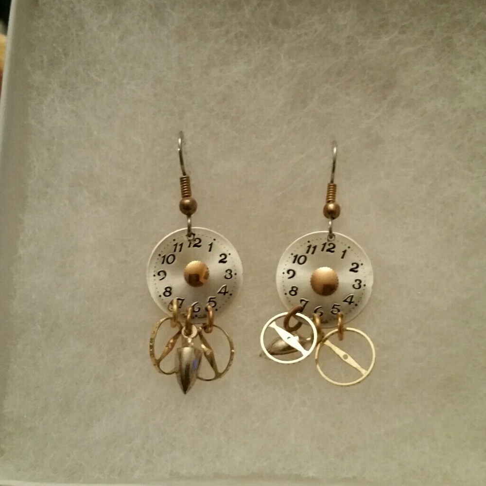 Dangling clock earrings. NWOT
