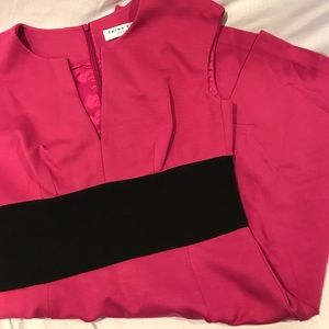 Trina Turk Cap Sleeved Sheath Dress