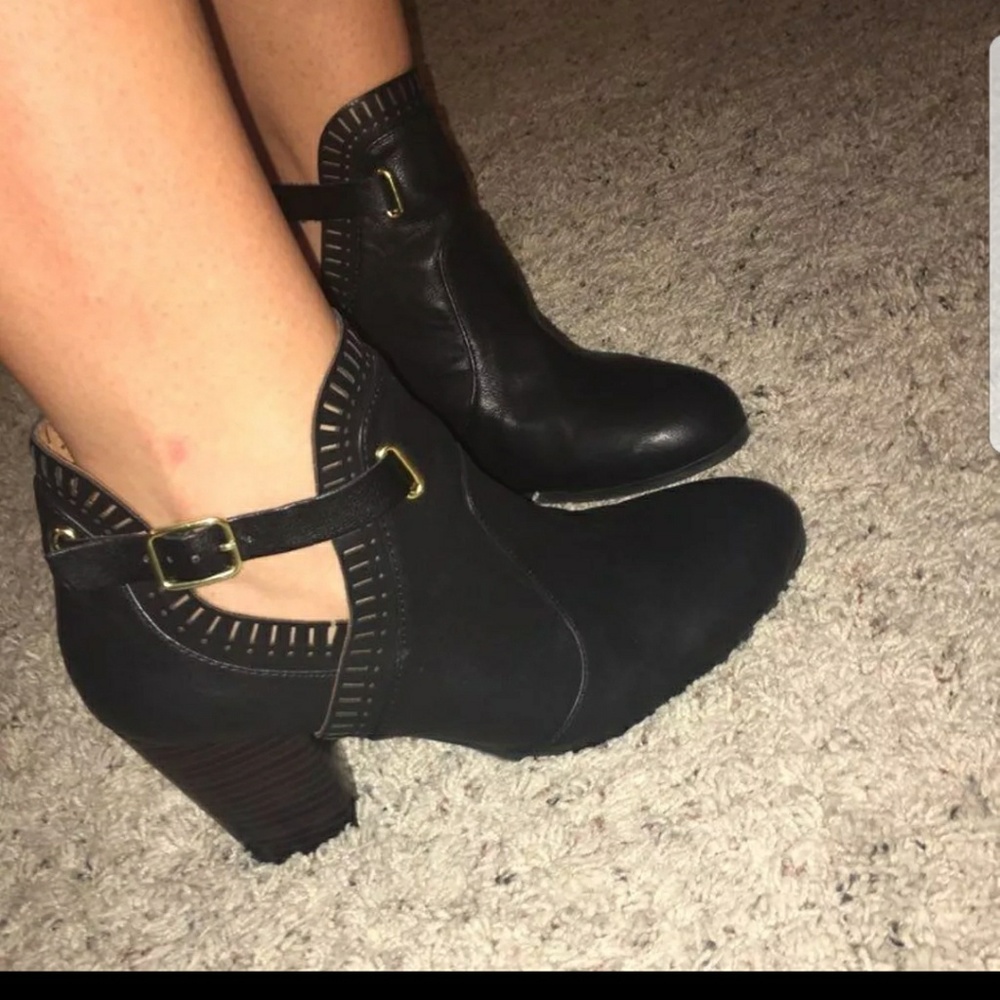 ♡♡Super cute ankle booties size 10♡♡