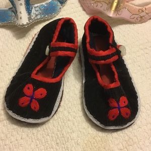 Handmade new adorable shoes.