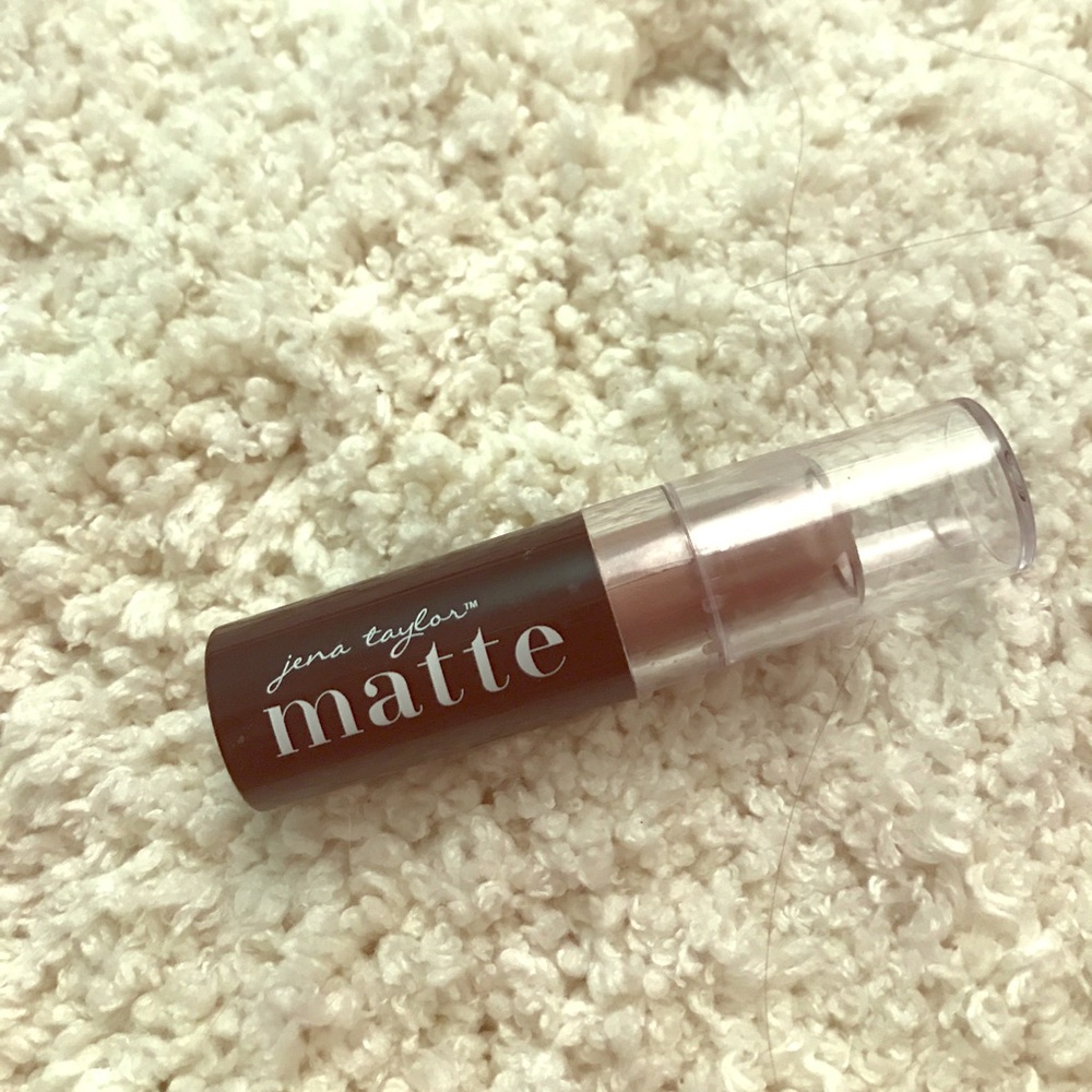 Matte lipstick