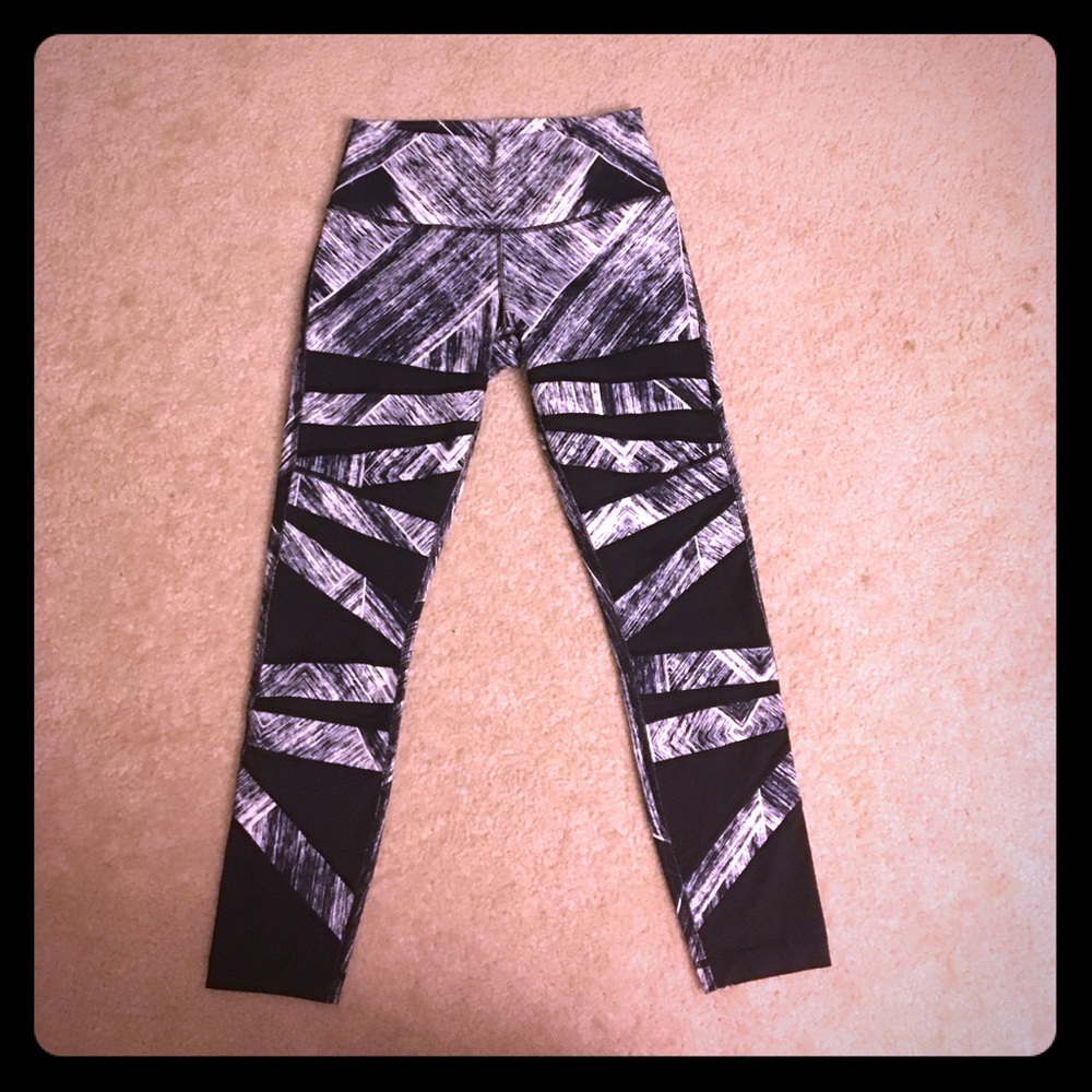 LULULEMON LEGGINGS - gorgeous pattern