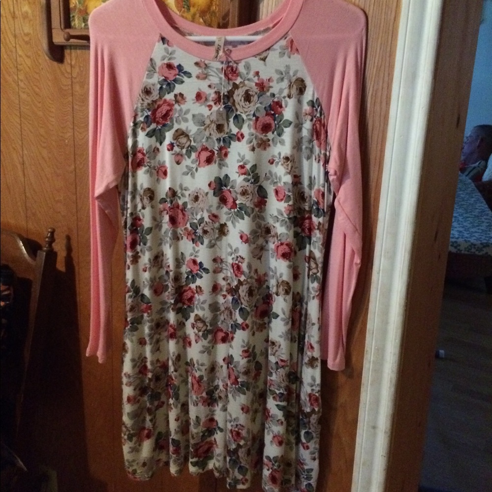 Pink roses long sleeves tunic. Never worn with tag