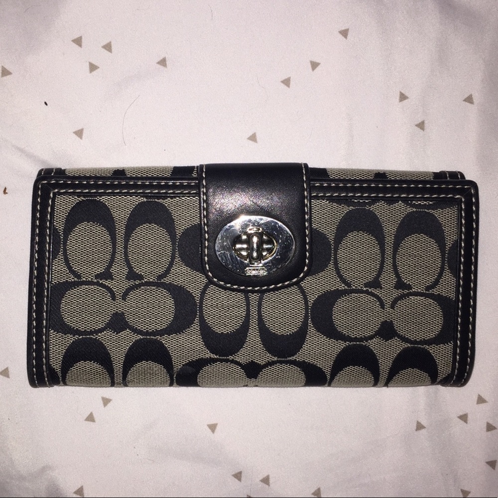 Coach Signature Turnlock Wallet