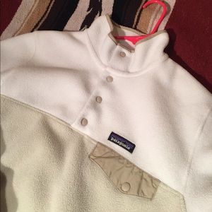 Cream and white Patagonia synchilla fleece