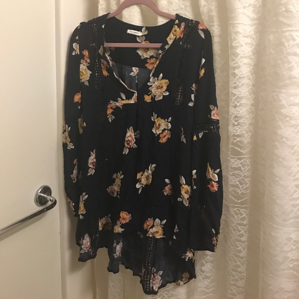 Blu Pepper floral tunic top