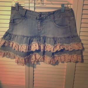 Adorable light pink lace frills jean skirt 💕
