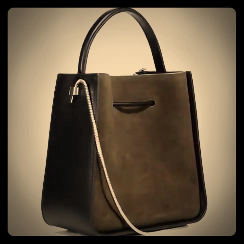 3.1 Phillim Lim SOLEIL SMALL BUCKET DRAWSTRING - Picture 1 of 8