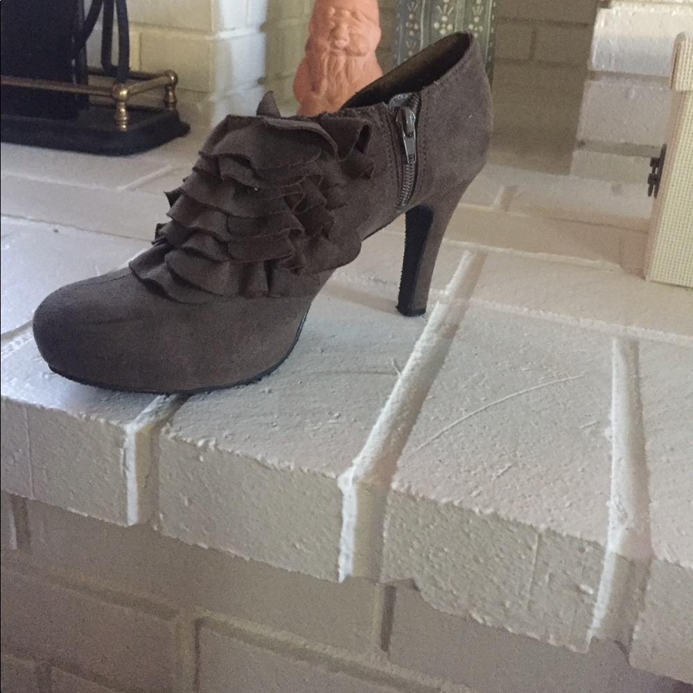 Madden girl gray heel booties
