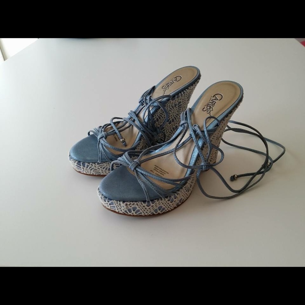 Carlos Santana wedges size 7.5