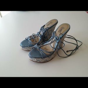 Carlos Santana wedges size 7.5