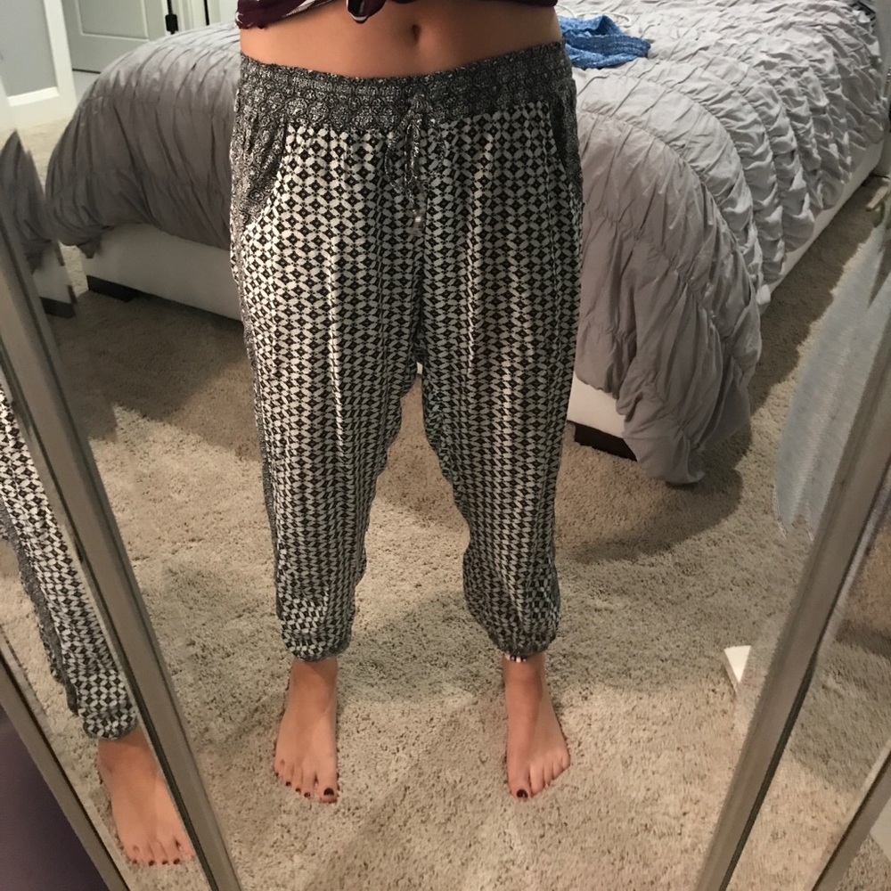 American eagle flowey jogger pants! size small