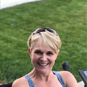 Meet your Posher, Angela