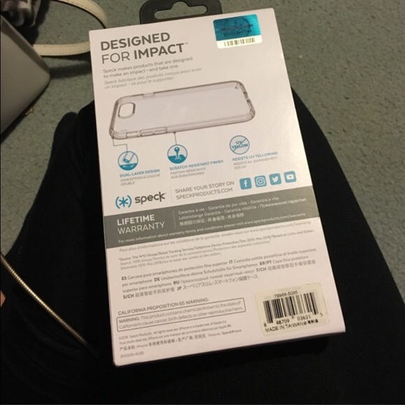 iPhone 7 speck case - Picture 3 of 3