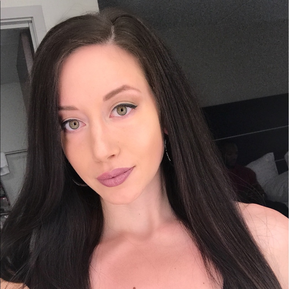 Meet your Posher, Hannah