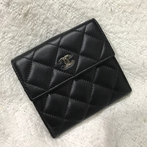 🚫SOLD🚫 💯Auth Chanel Lambskin Multi Wallet - Picture 1 of 6