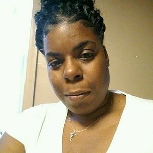 Meet your Posher, Parisha