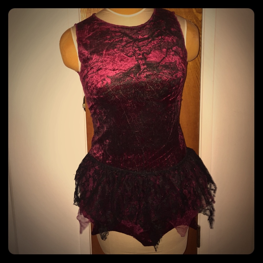 Girls/Jr. Vampiress Halloween Costume