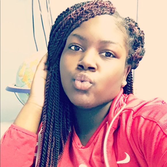 Meet your Posher, Kelli - Picture 1 of 1