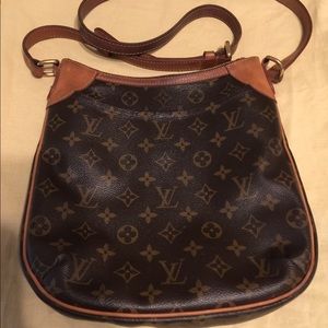 Louise vuitton crossbody