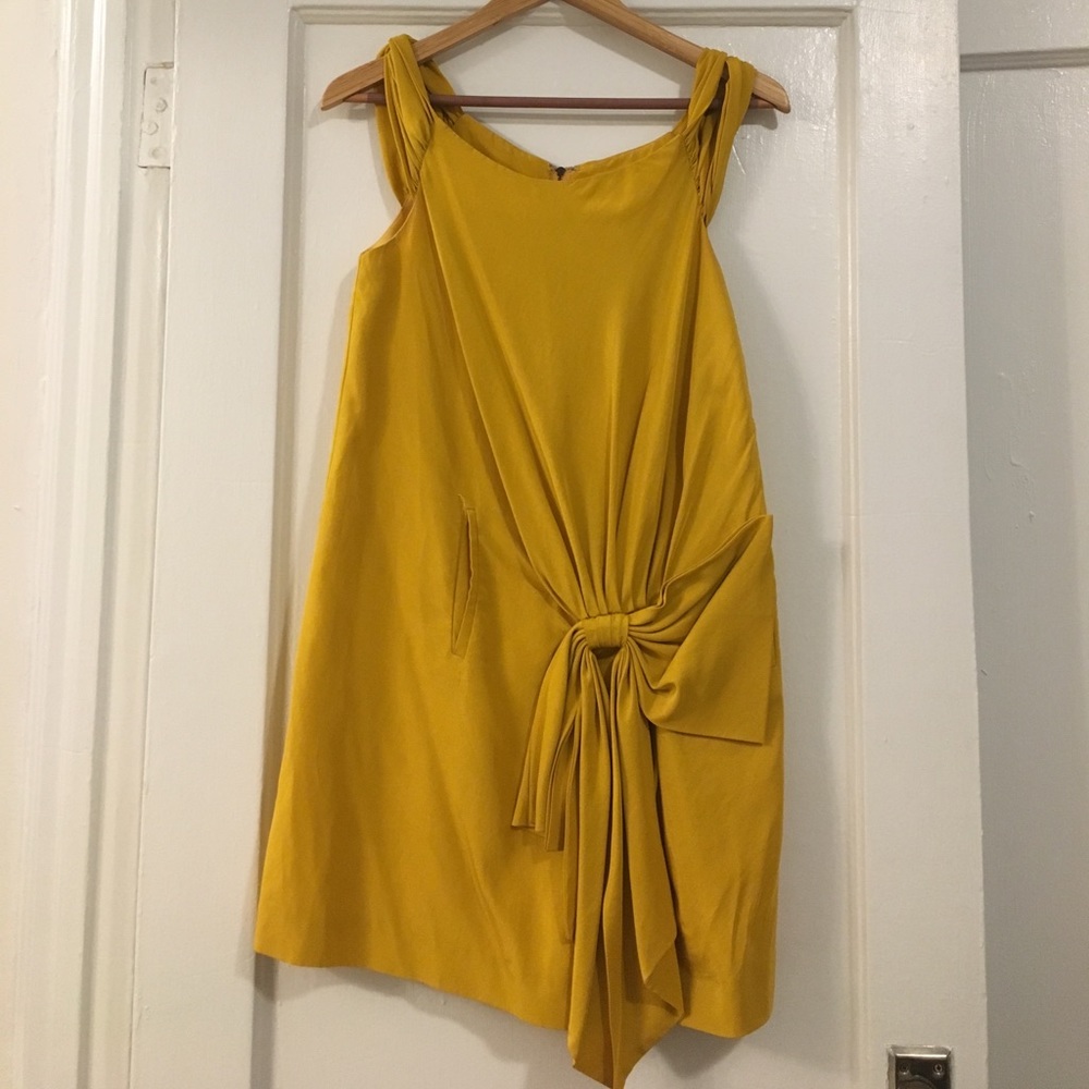 Perfect yellow dress with pockets