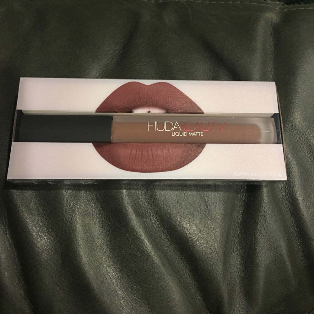 HUDA BEAUTY LIQUID MATTE LIPSTICK IN FLIRT