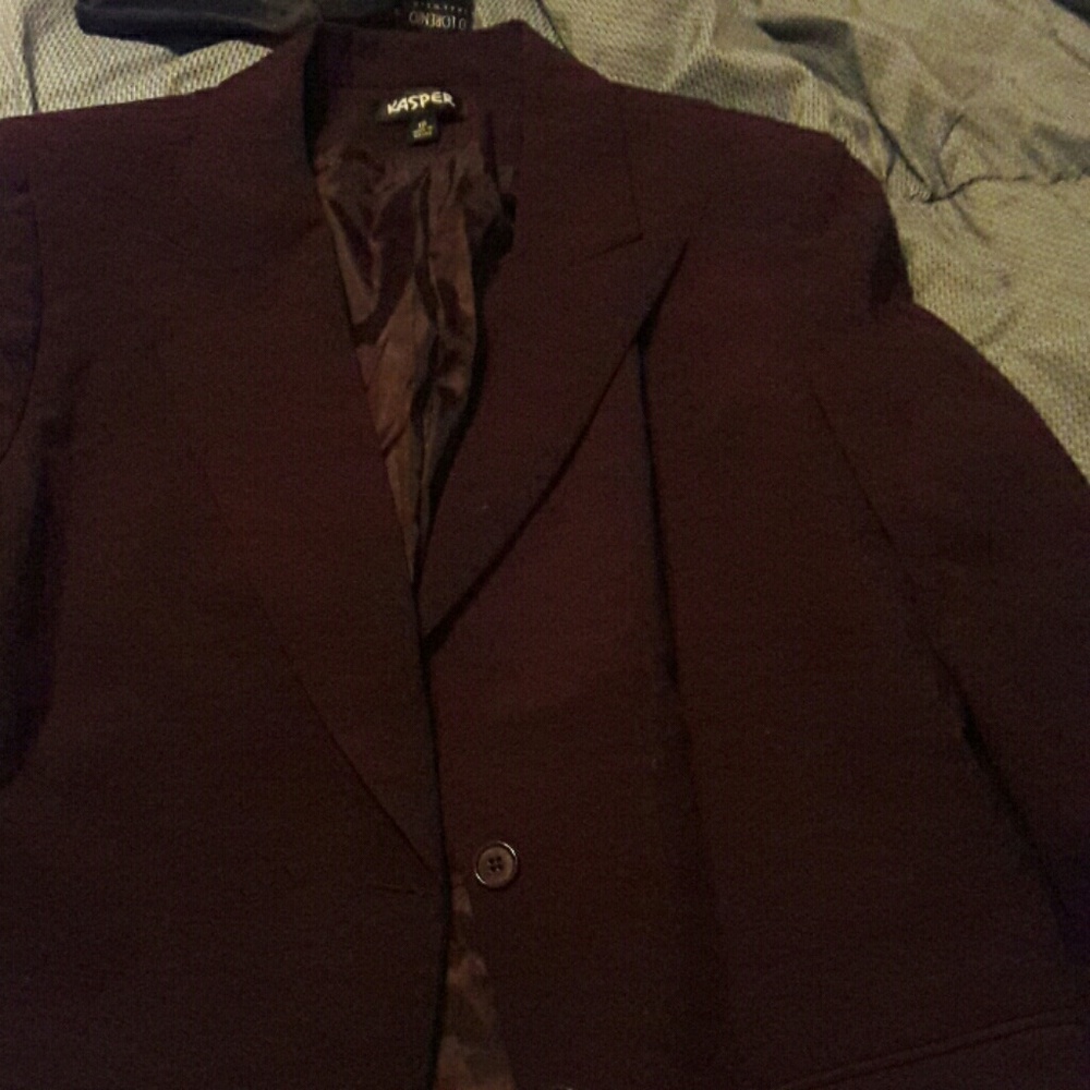 woman's burgundy blazer