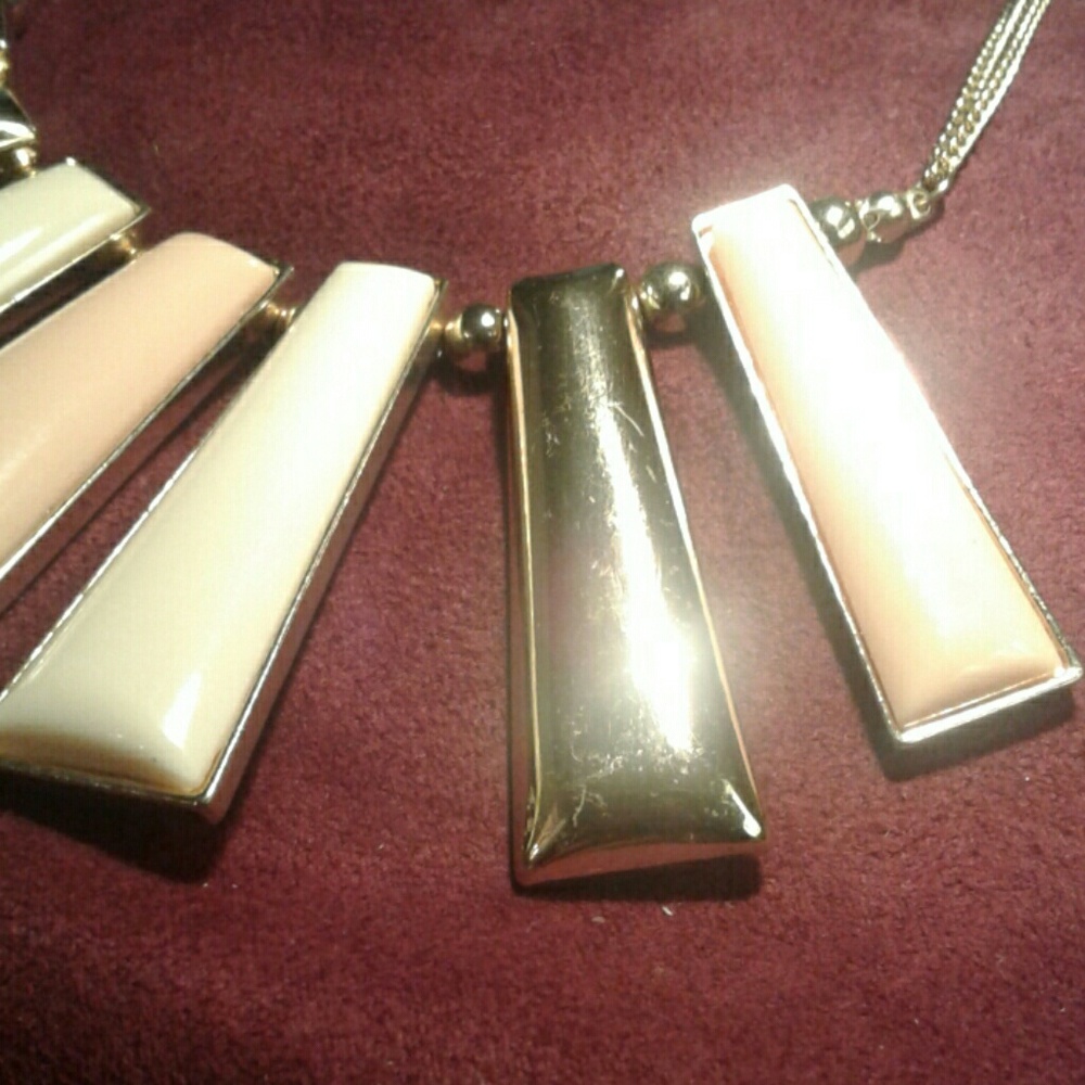 Coral cream necklace gold colored - Picture 3 of 3