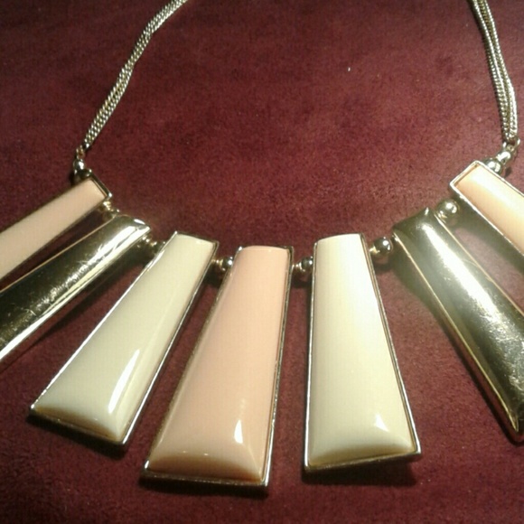 Coral cream necklace gold colored - Picture 2 of 3