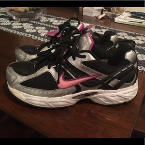 Nike run sneakers, used once or twice, size 6.5