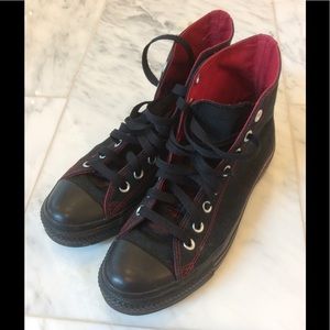 Black high top Converse women's size 9M, Men's 7M