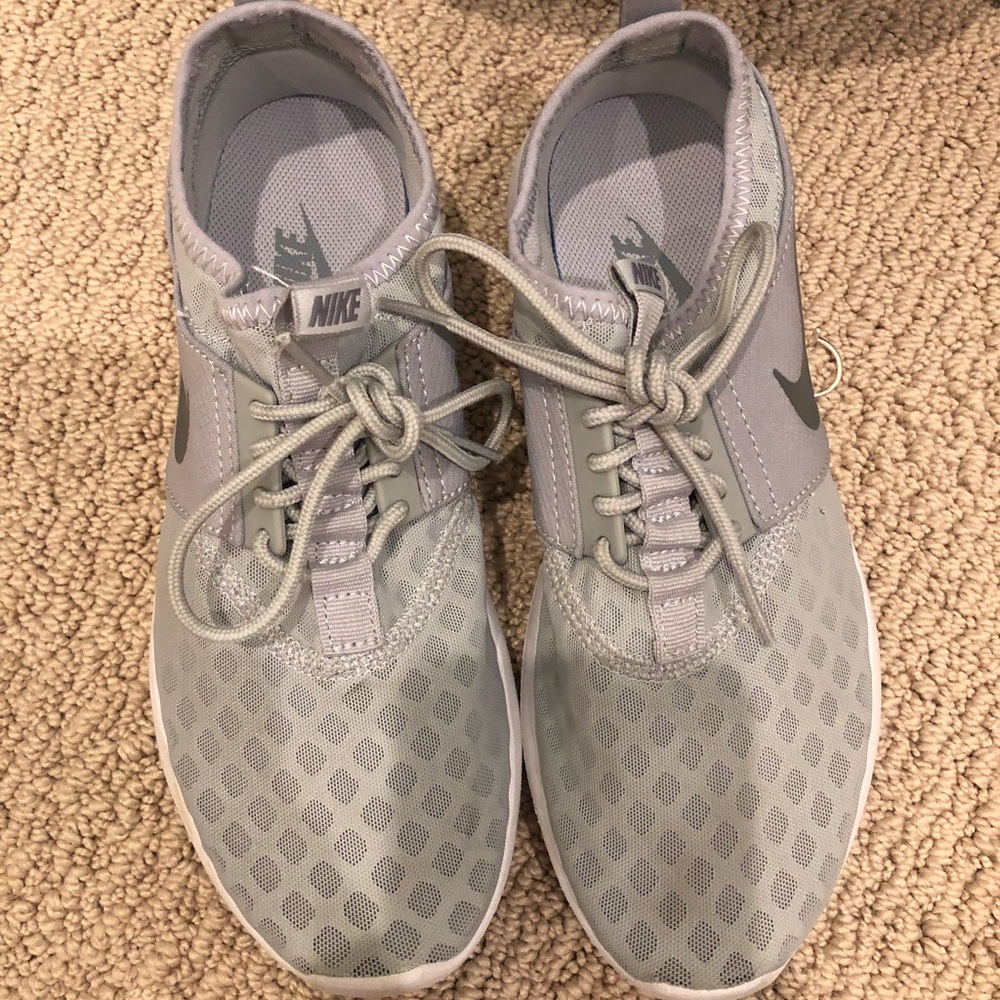 Grey Nike juvenate sneaker!
