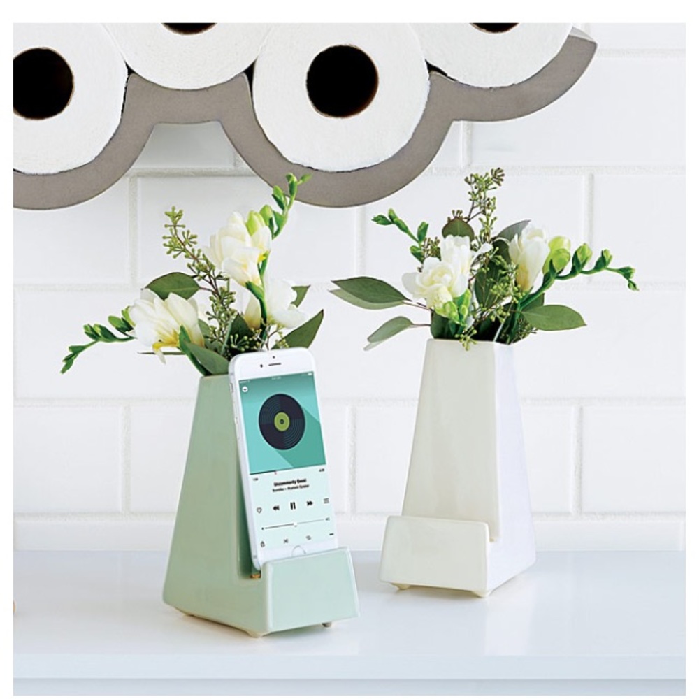 Part smartphone stand, part vase, this bloom box.