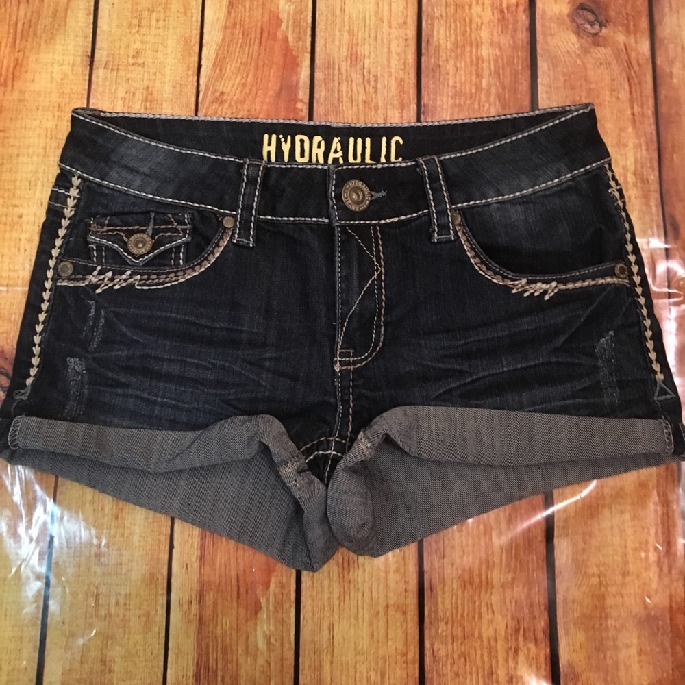 Hydraulic shorts