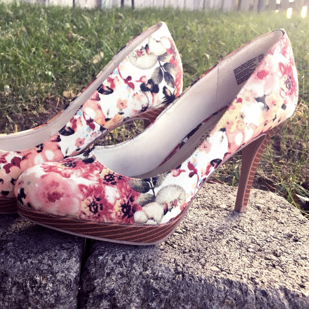 darling Christian Siriano Heels Pumps