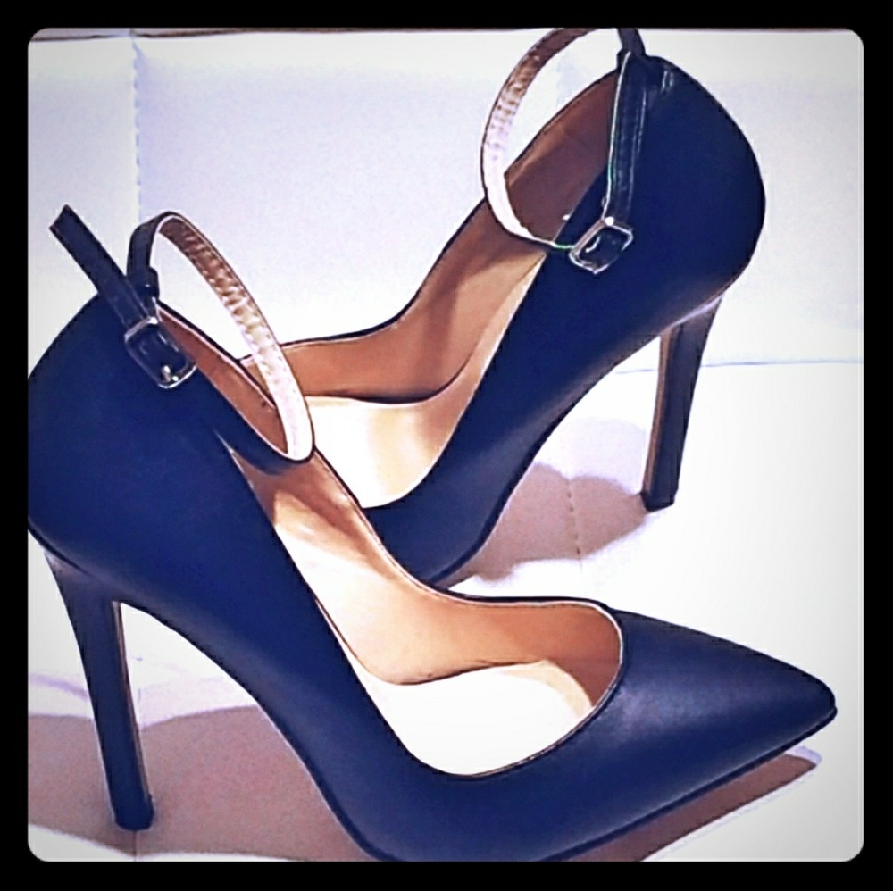Sexy Black Ankle Strap Stiletto Pumps