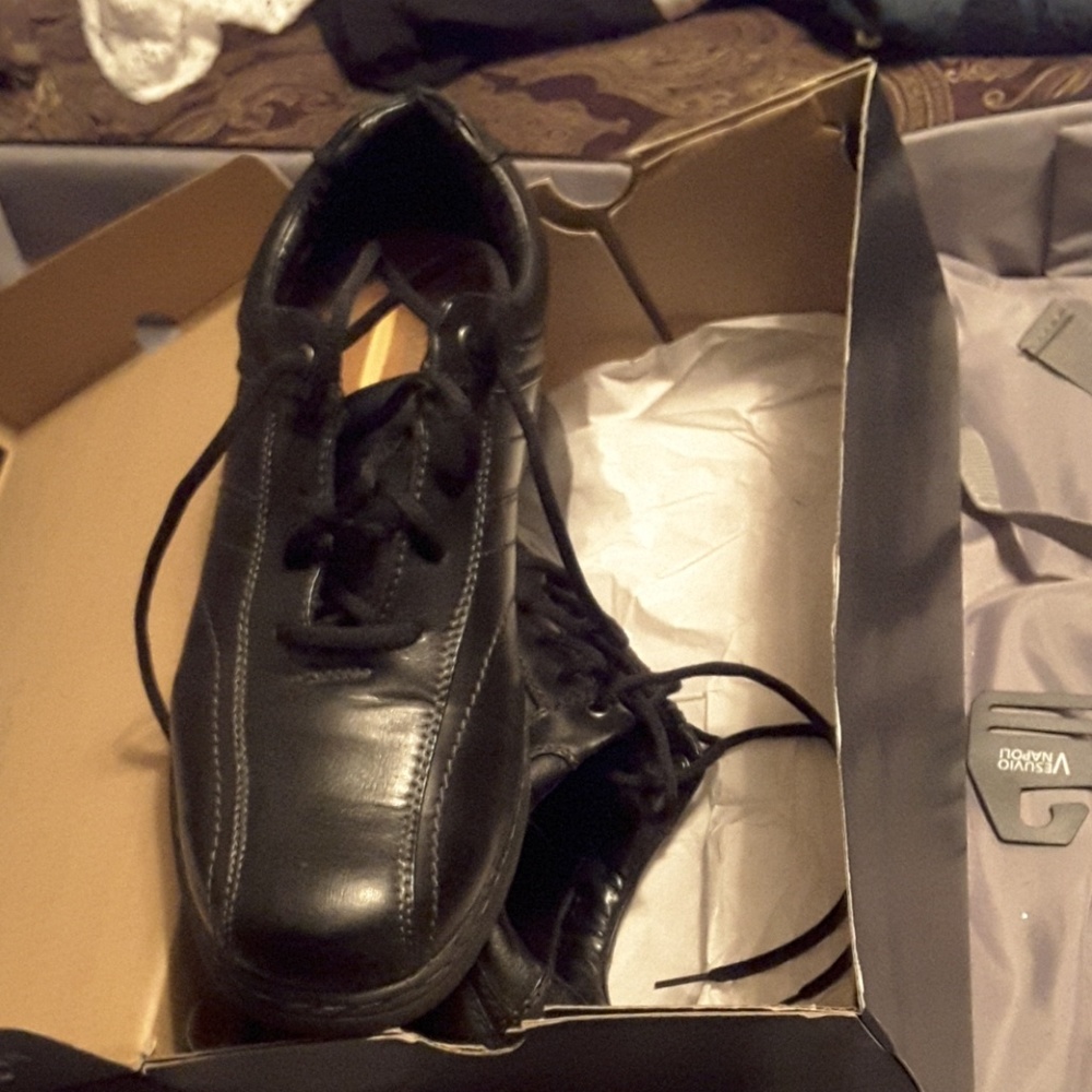 Men's shoes