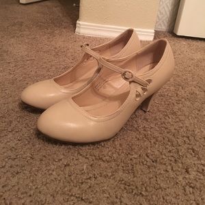 Super cute nude colored heels!