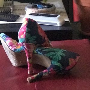 Floral pumps