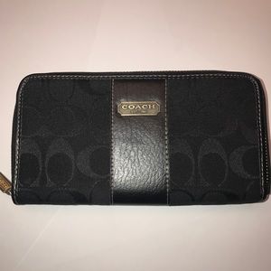 Coach Signature Accordion Black/Gold Zip Wallet