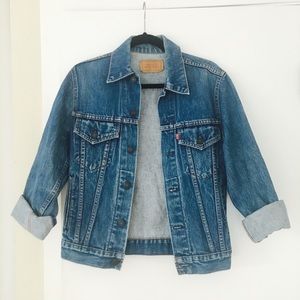 Vintage Levis Denim Jacket / Medium Wash Denim